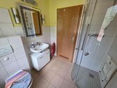 Bad im ebenerdiger Dusche im EG - 