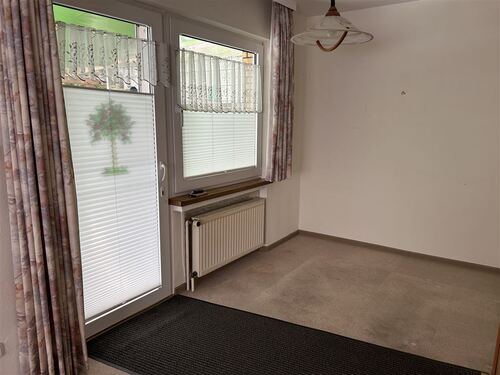 Essecke mit Zugang zum Balkon - 