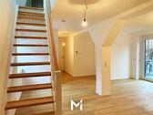 Wohnbereich mit Zugang zum Balkon - 2 Zimmer Maisonettenwohnung in Nienburg (Weser)