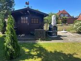 Gartenhaus mit angrenzender Terasse - 