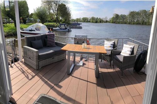 Terasse im Panoramaanblick - 