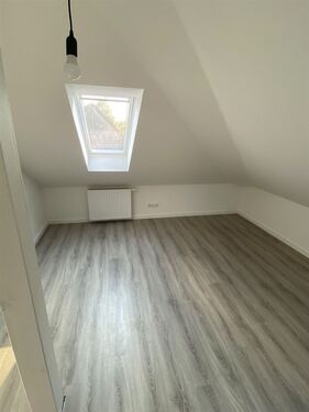 Dachfenster mit Verschattung - 