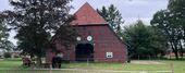 viel Baumbestand - Historischer Niedersachsen- Bauernhof in Fachwerk mit Pferdeboxen u. tollen Eichenbaumbestand