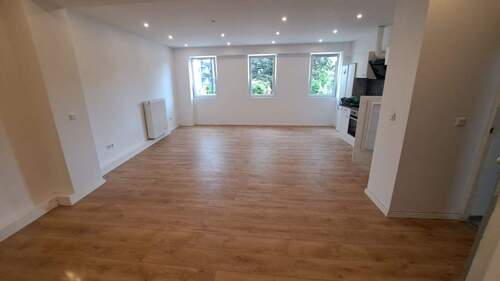 Küche und Esszimmer Wohnbereich Fensterseite EG - Einfamilienhaus inkl. Einliegerwohnung Quierschied