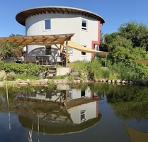 Im Winter warm, im Sommer kühl: Futuristisches Drehhaus bei Coburg - Rödental