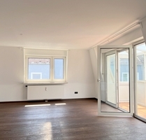 Hochwertig sanierte DG-Wohnung in Laim - München