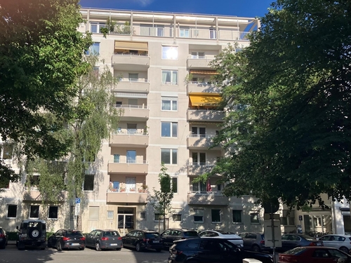 Gebäude Straßenansicht - 3 Zimmer Etagenwohnung in München