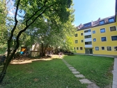 Innenhof - 4,5-Zimmer-Wohnung (ohne Balkon!) in München-Sendling