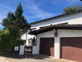 Gartentor von den beiden Stellplätzen aus - 4 Zimmer Zweifamilienhaus zum Kaufen in Rosenheim