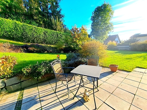 Sonnige Terrasse - Zweifamilienhaus mit 332,00 m&sup2; in Eching zum Kaufen