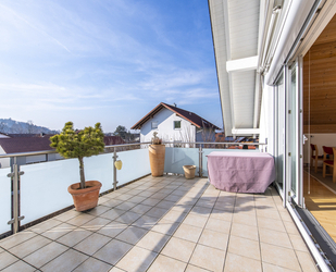 Anwesen mit 2 Einheiten auf ca. 472 m² Wohnnutzfläche in Flughafennähe, auch teilgewerblich nutzbar - Eching