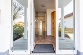 Hauseingang - Zweifamilienhaus mit 323,00 m² in Eching zum Kaufen