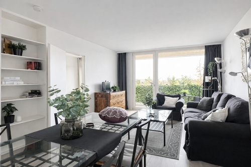 Wohnzimmer - 2 Zimmer Etagenwohnung in München