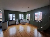Wohnzimmer - Haus im Haus! Große, denkmalgeschützte Altbauwohnung zum Selbstgestalten in der Augsburger Altstadt