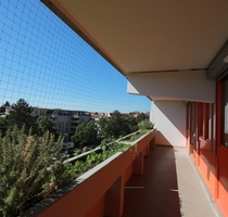 Sonnige 2,5-Zimmer Wohnung mit großer Süd-West Loggia als sichere Kapitalanlage - München