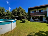 Gartenansicht mit Pool - 5 Zimmer Doppelhaushälfte zum Kaufen in Gilching