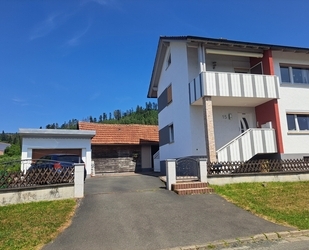 Charmantes Zweifamilienhaus mit großem Garten, in freier Natur, nahe der Universitätsstadt Kronach - Kronach-Glosberg