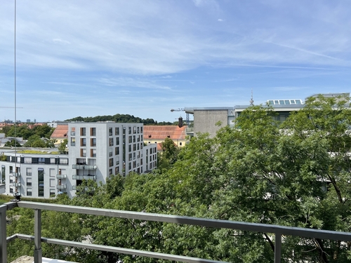 Blick vom Westbalkon - Lichtdurchflutete DG-Wohnung mit herrlichem Ausblick in Schwabing