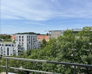 Lichtdurchflutete DG-Wohnung mit herrlichem Ausblick in Schwabing - München
