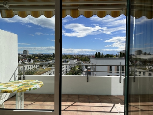 Süd-Loggia mit Bergblick - 