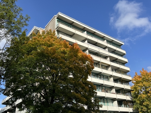 Ansicht Gebäude - 2 Zimmer Etagenwohnung zum Kaufen in München
