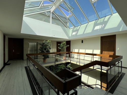 Treppenhaus mit Oberlicht - 