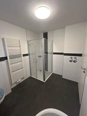 Separates Duschbad - Erdgeschoßwohnung mit 150,00 m&sup2; in Ellgau zum Kaufen