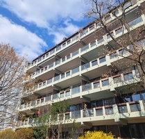Helle 3-Zimmer-Wohnung in der obersten Etage in Neuhausen am Olympiapark-Süd - München