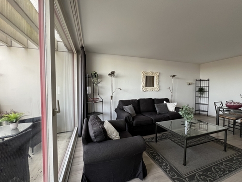 Wohnraum mit Zugang zur Terrasse - 