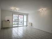 Wohnzimmer - Schicke 2 Zi. Wohn.mit ca. 64 m² Wohnfl. mit kleiner Terrasse,und Tiefgaragenplatz