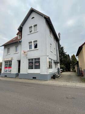 Hausansicht - 9 Zimmer Mehrfamilienhaus, Wohnhaus in Wörth am Rhein