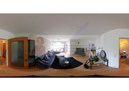 Wohn- u. Esszimmer - 