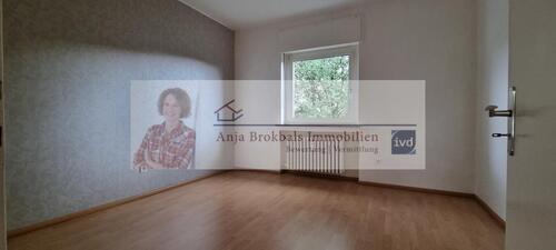 OG Schlafzimmer rechts - 14 Zimmer Zweifamilienhaus in Gütersloh