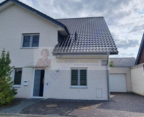 Nordseite mit Stellplatz - 4.5 Zimmer Doppelhaushälfte in Gütersloh