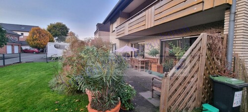 Terrasse und Vorgarten - Zweifamilienhaus mit 300,00 m&sup2; in Gütersloh zum Kaufen