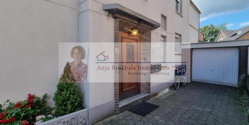 Einfahrt - Mehrfamilienhaus, Wohnhaus mit 243,00 m² in Gütersloh zum Kaufen