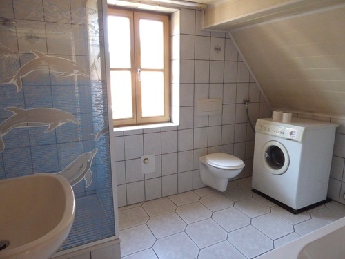 Bad mit Dusche und Wanne Obergeschoss - 