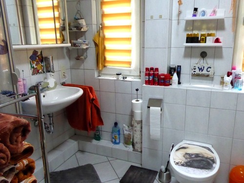 Bad mit Dusche und Wanne Erdgeschoss - 