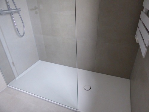 Badezimmer mit Dusche - 