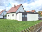 Ostansicht - Einfamilienhaus mit Doppelgarage in Kirchehrenbach zu vermieten.