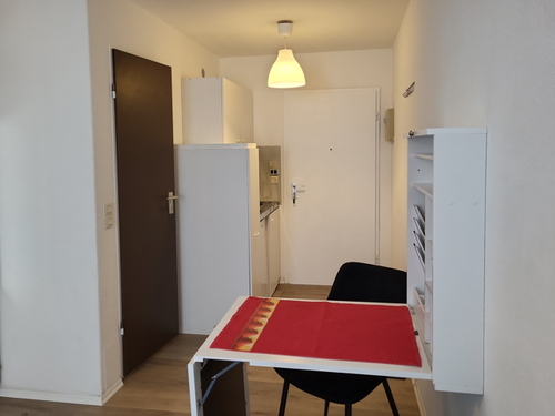 Arbeitsbereich - Etagenwohnung mit 18,00 m² in Erlangen zur Miete