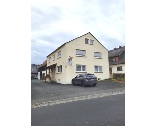 Wohnhaus mit ehemaliger Gastwirtschaft und Scheune in Leups bei Pegnitz zu verkaufen.