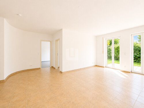 Wohn- und Esszimmer - 4 Zimmer Erdgeschoßwohnung zum Kaufen in Fürstenfeldbruck