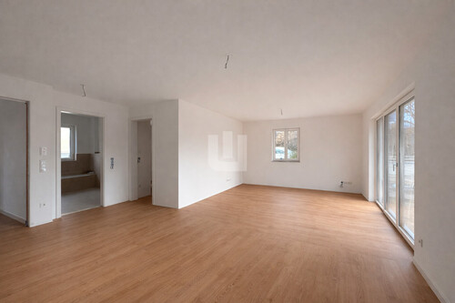 Wohn- und Esszimmer - 2 Zimmer Erdgeschoßwohnung zur Miete in Olching