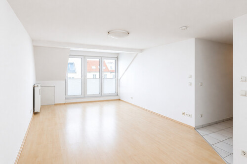 Wohn-/Schlafzimmer - 1 Zimmer Dachgeschoßwohnung zur Miete in Olching