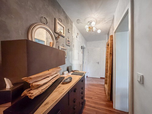 Flur - 3 Zimmer Erdgeschoßwohnung zum Kaufen in Gröbenzell