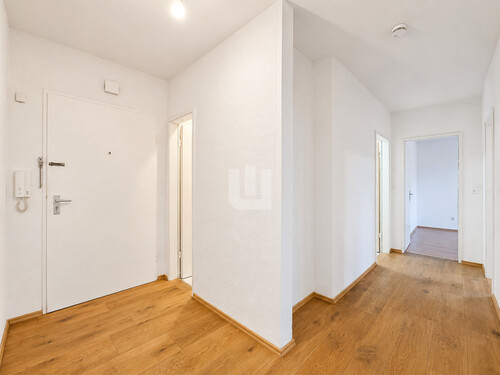 Flur - 2.5 Zimmer Etagenwohnung zum Kaufen in Puchheim