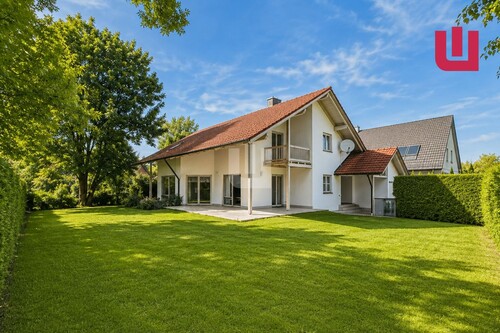 Gartenansicht - WINDISCH IMMOBILIEN - Traumhaftes EFH auf großem Grundstück in Bestlage von Gröbenzell