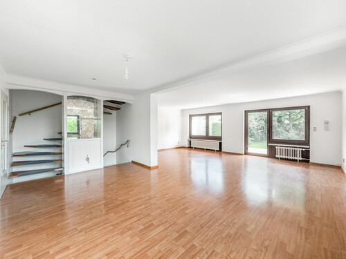 Wohnzimmer - 6 Zimmer Reihenendhaus zum Kaufen in Olching / Neu-Esting