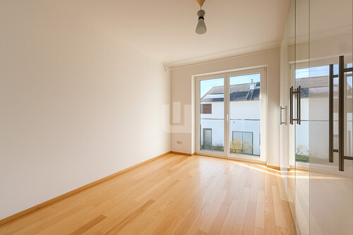 Ankleidezimmer - Reihenmittelhaus mit 151,25 m² in Moorenweis zum Kaufen